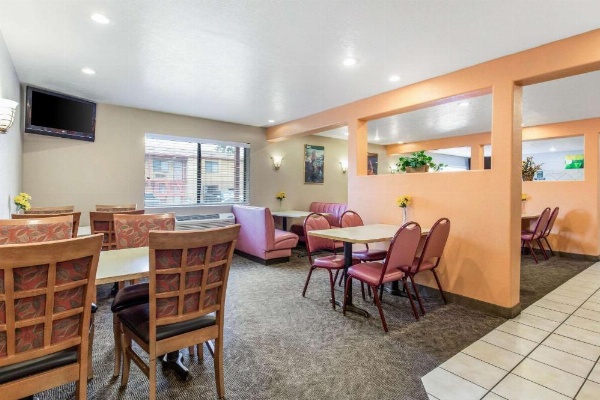 Quality Inn Cedar City University Area image 19